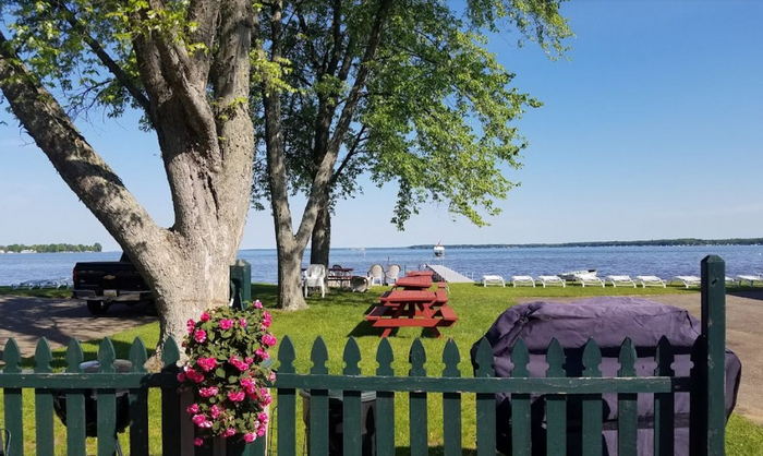 Reflections on the Lake (Gas Lite Manor) - From Web Listing (newer photo)